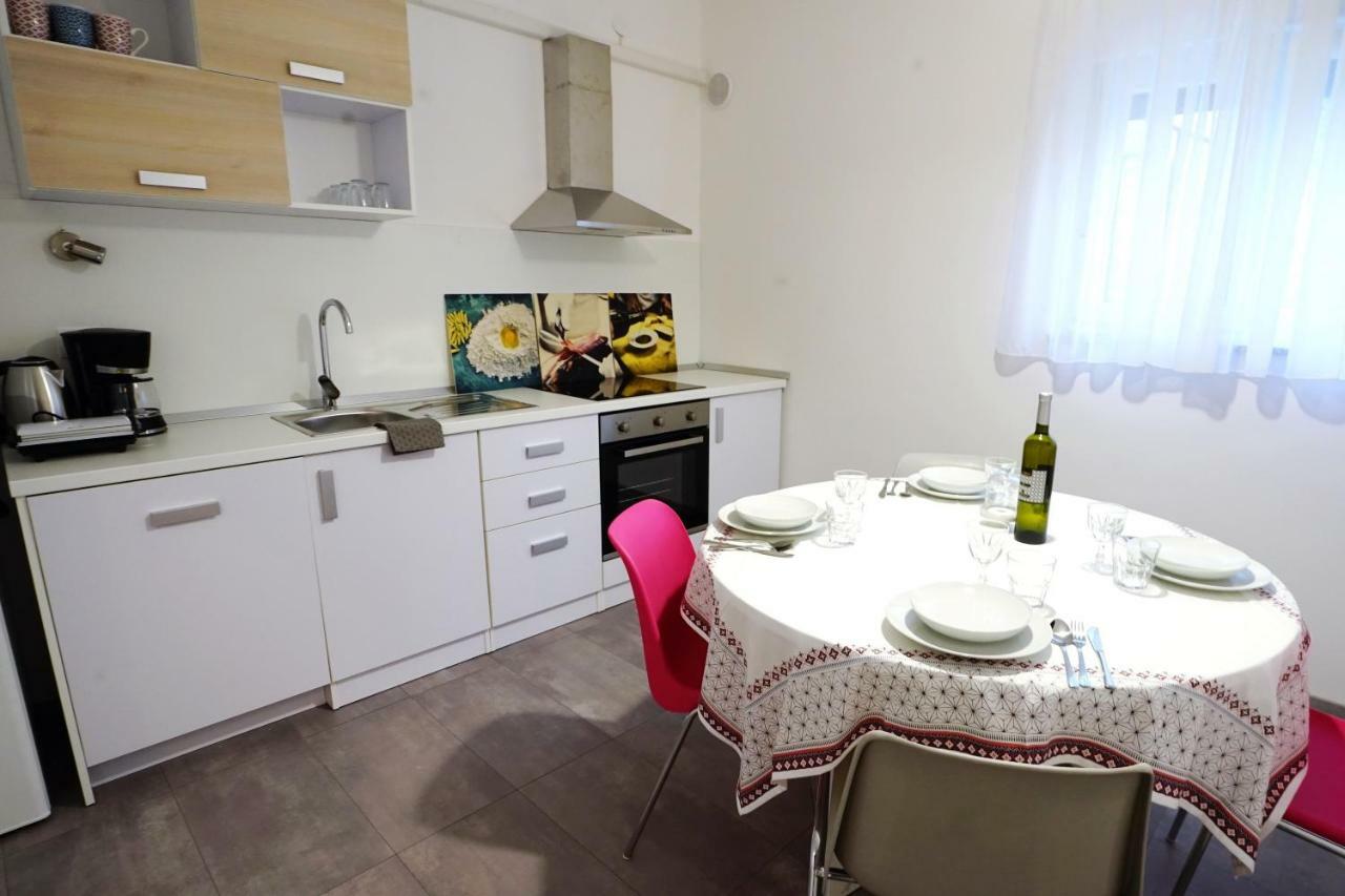 Appartamento Casa Gremar Pjescana Uvala Esterno foto
