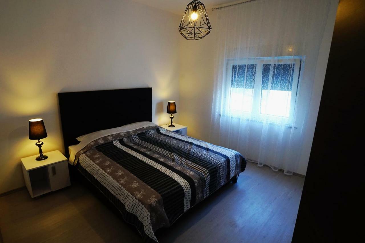 Appartamento Casa Gremar Pjescana Uvala Esterno foto